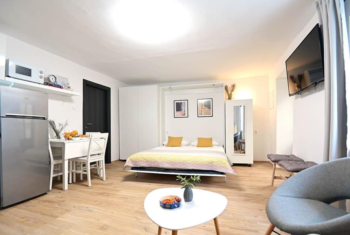 Apartment D & Studio L Dobrinj Ngoại thất bức ảnh