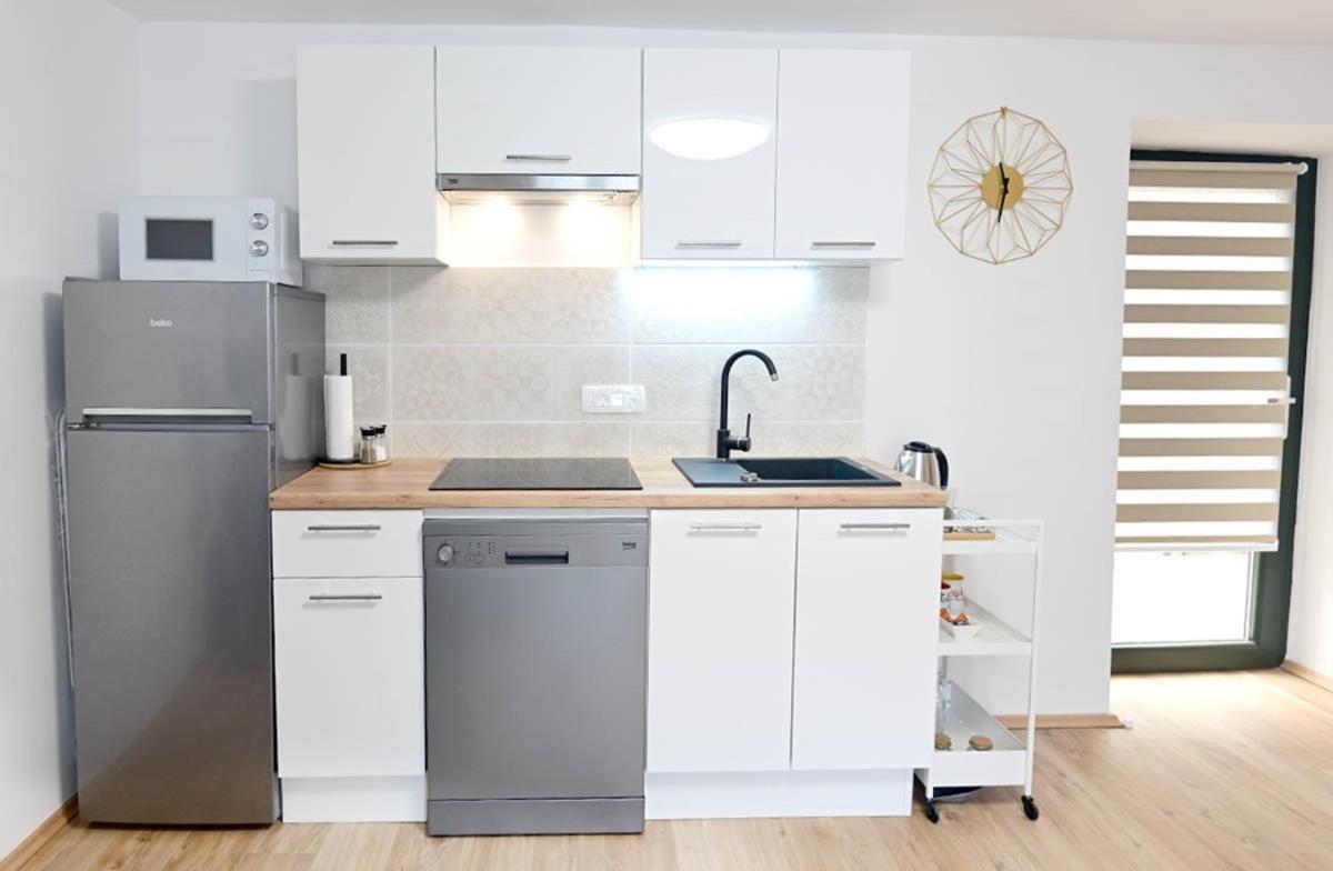 Apartment D & Studio L Dobrinj Ngoại thất bức ảnh
