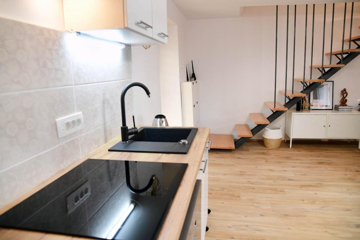 Apartment D & Studio L Dobrinj Ngoại thất bức ảnh