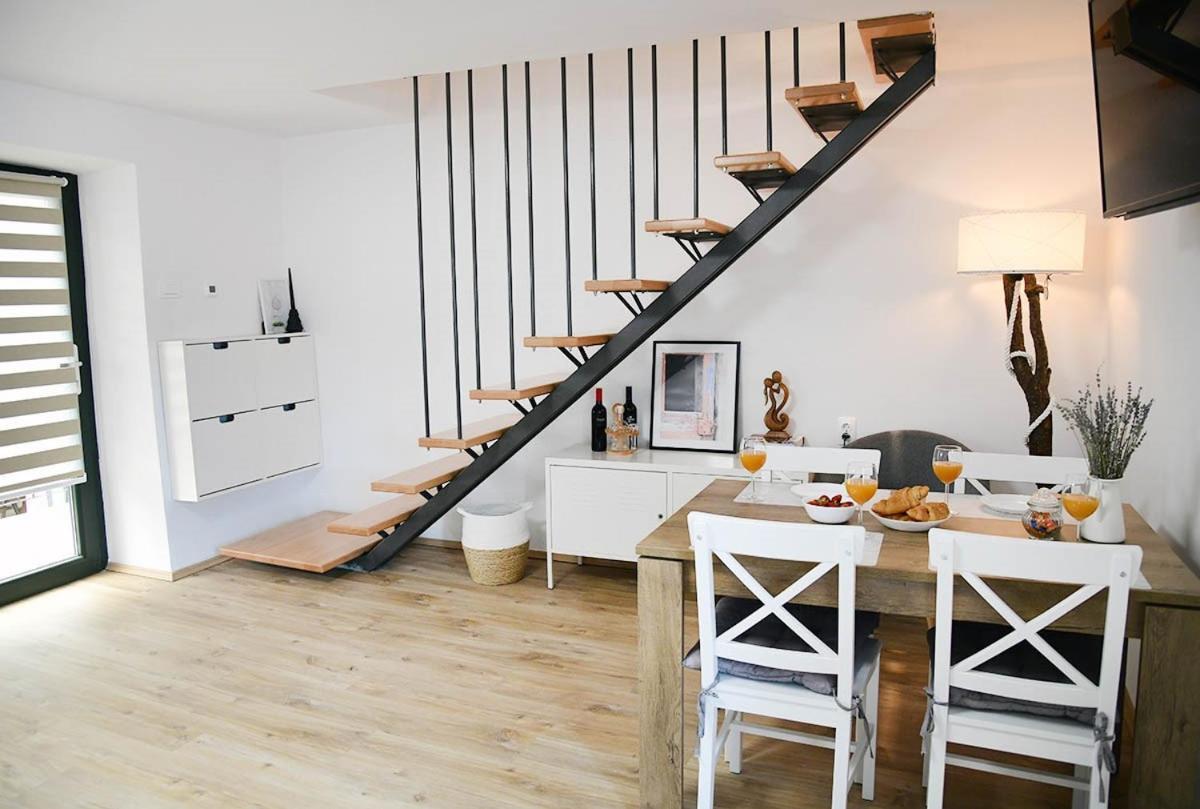 Apartment D & Studio L Dobrinj Ngoại thất bức ảnh