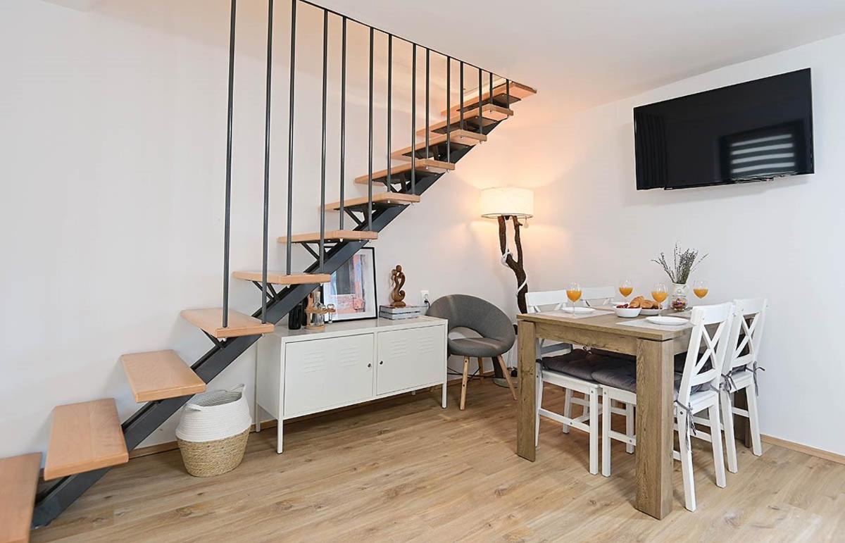 Apartment D & Studio L Dobrinj Ngoại thất bức ảnh