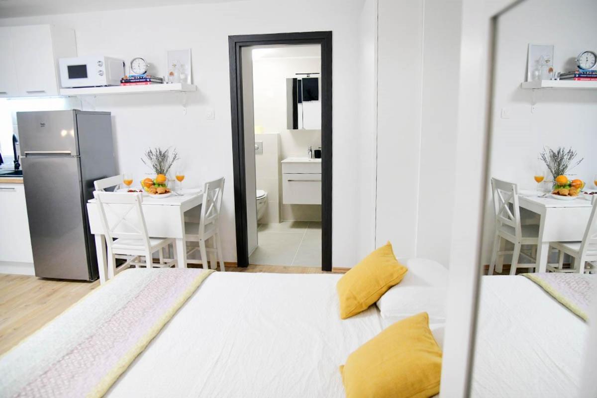 Apartment D & Studio L Dobrinj Ngoại thất bức ảnh