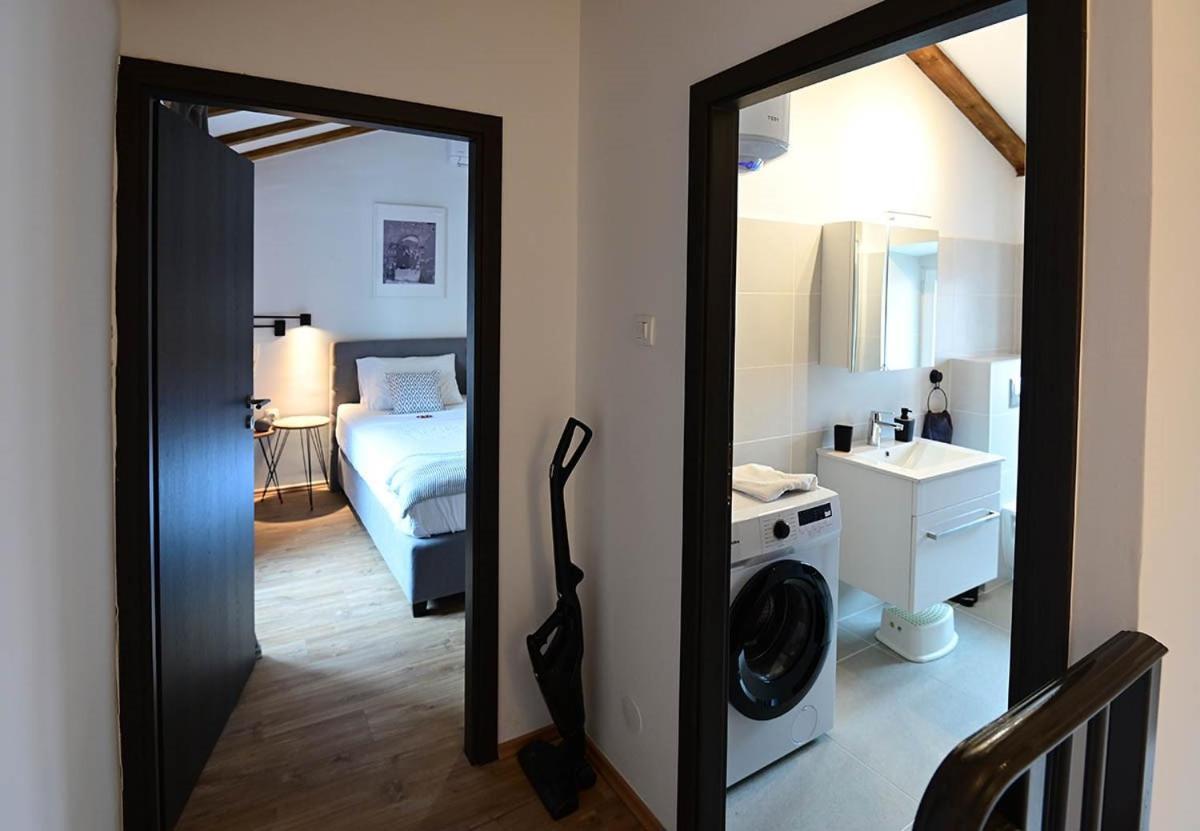 Apartment D & Studio L Dobrinj Ngoại thất bức ảnh